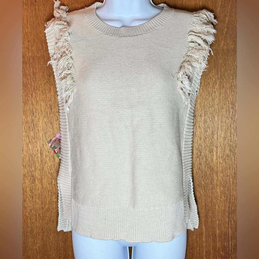 Banana Republic sleeveless tan fringe sweater in XS